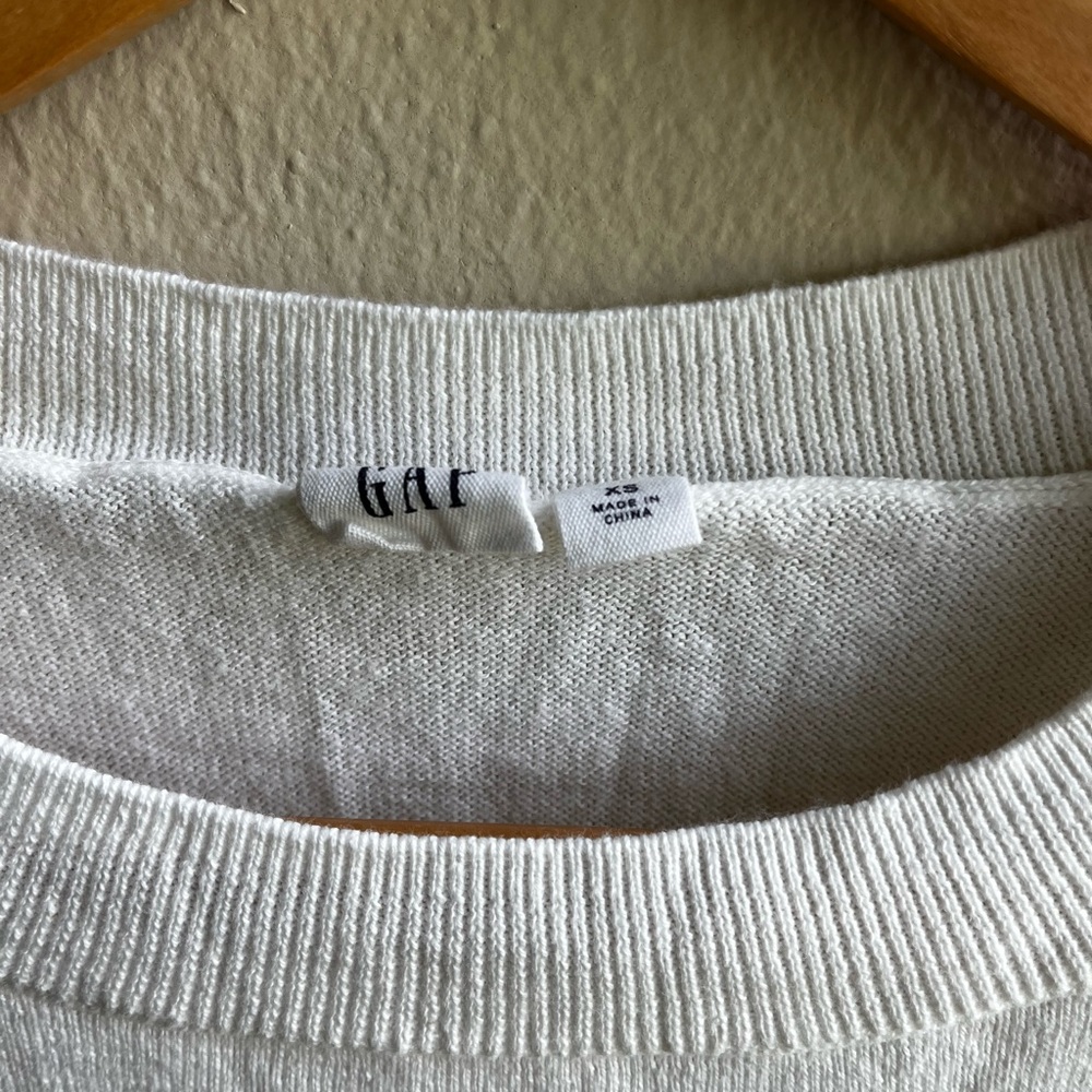 Gap white 100% cotton sweater - Picture 2 of 5